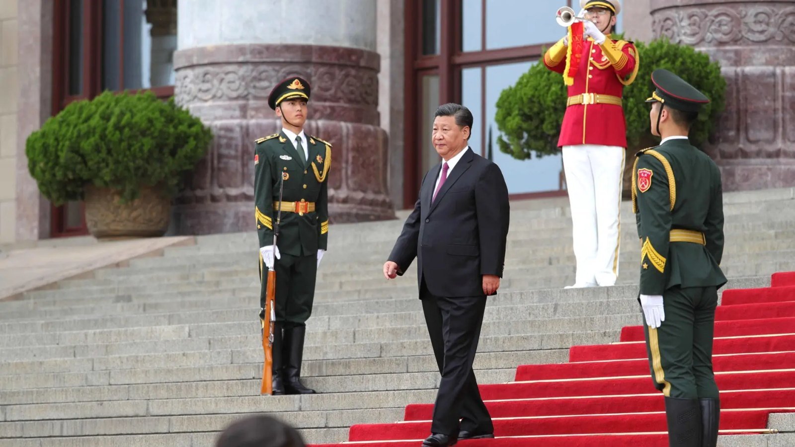 从“两个确立”到“两个维护”：习近平核心地位如何成为党内政治纪律
