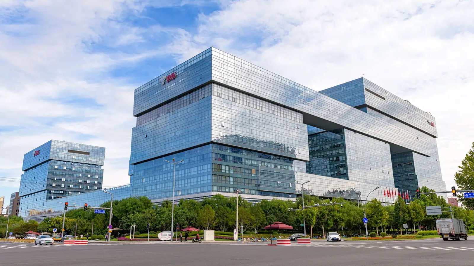 中国限制协助欧盟调查京东，Ceconomy收购继续推进审批