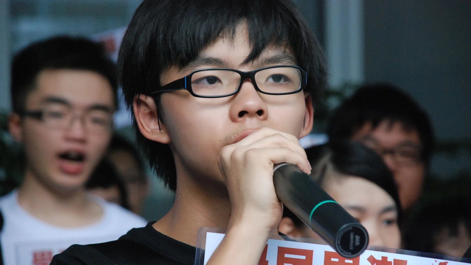 黄之锋在香港高院认罪：判刑之外，政治表达的边界仍值得审视