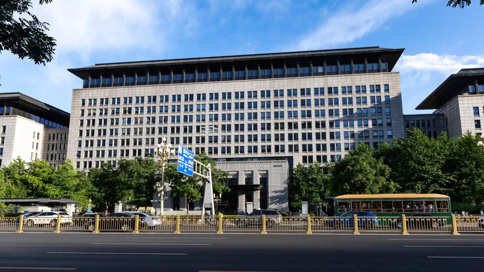 美国限制外国机器人新型号准入 中国警告反制,技术供应链分歧进一步扩大
